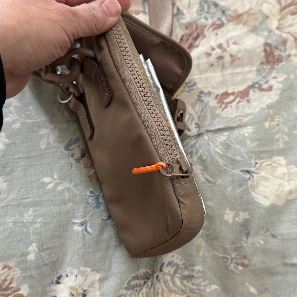 lululemon athletica Silver and Tan Belt Bag - Picture 4 of 6
